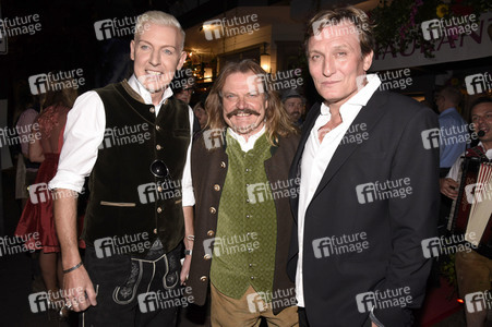 Almauftrieb in der Käfer Schänke in München