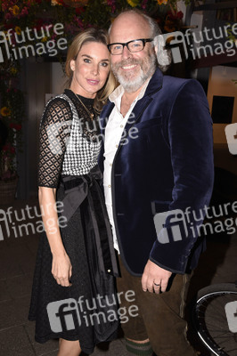 Almauftrieb in der Käfer Schänke in München