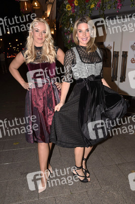 Almauftrieb in der Käfer Schänke in München