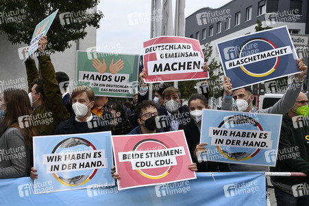 Triell - Dreikampf ums Kanzleramt in Berlin