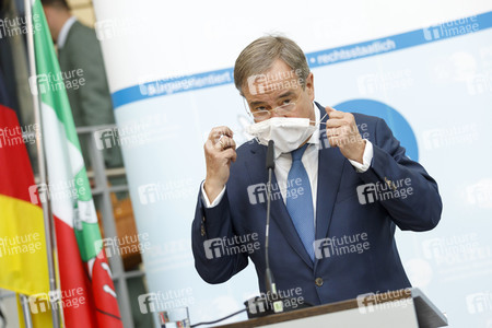 Pressekonferenz mit Armin Laschet und Herbert Reul in Düsseldorf