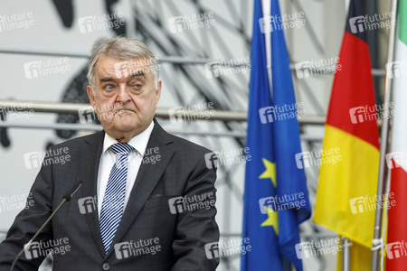 Pressekonferenz mit Armin Laschet und Herbert Reul in Düsseldorf