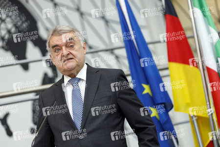 Pressekonferenz mit Armin Laschet und Herbert Reul in Düsseldorf