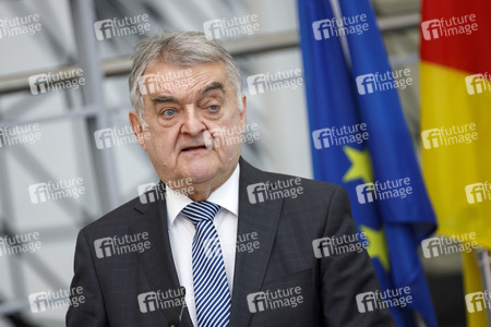 Pressekonferenz mit Armin Laschet und Herbert Reul in Düsseldorf
