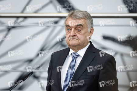 Pressekonferenz mit Armin Laschet und Herbert Reul in Düsseldorf
