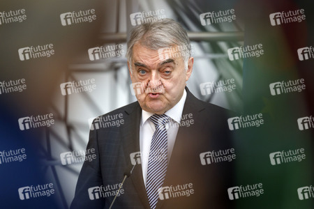 Pressekonferenz mit Armin Laschet und Herbert Reul in Düsseldorf