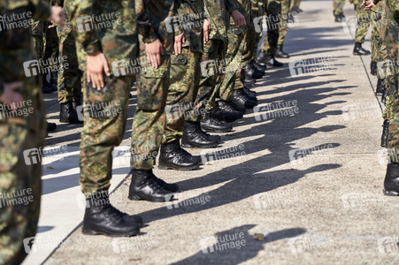 Angela Merkel würdigt Einsatzkräfte der Afghanistan-Evakuierungsmission in Seedorf