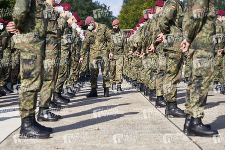 Angela Merkel würdigt Einsatzkräfte der Afghanistan-Evakuierungsmission in Seedorf
