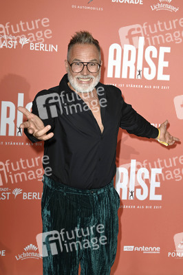 Weltpremiere der ARISE Grand Show 2021 in Berlin