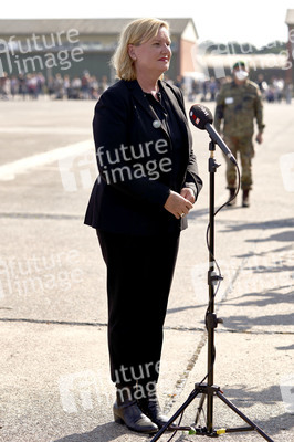 Angela Merkel würdigt Einsatzkfäfte der Afghanistan-Evakuierungsmission in Seedorf