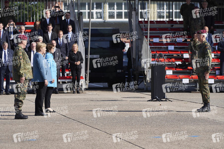Angela Merkel würdigt Einsatzkräfte der Afghanistan-Evakuierungsmission in Seedorf