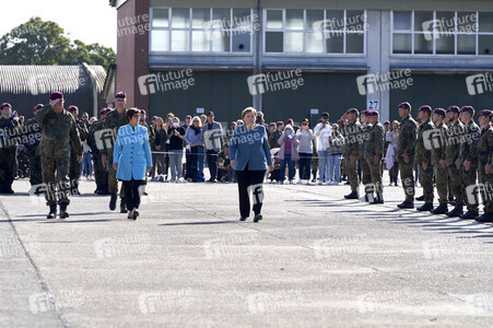 Angela Merkel würdigt Einsatzkräfte der Afghanistan-Evakuierungsmission in Seedorf