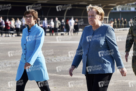 Angela Merkel würdigt Einsatzkräfte der Afghanistan-Evakuierungsmission in Seedorf