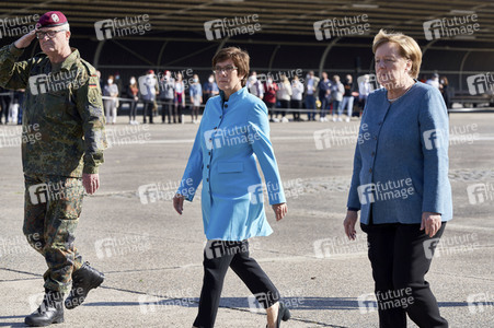 Angela Merkel würdigt Einsatzkräfte der Afghanistan-Evakuierungsmission in Seedorf
