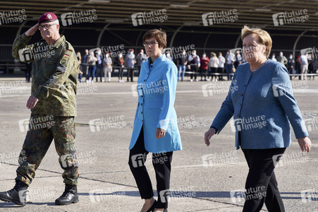 Angela Merkel würdigt Einsatzkräfte der Afghanistan-Evakuierungsmission in Seedorf
