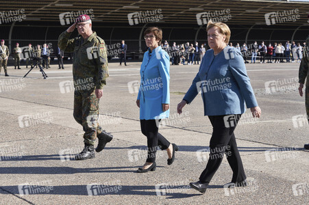 Angela Merkel würdigt Einsatzkräfte der Afghanistan-Evakuierungsmission in Seedorf