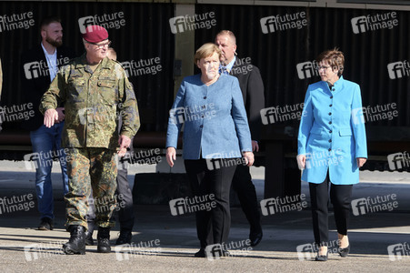 Angela Merkel würdigt Einsatzkräfte der Afghanistan-Evakuierungsmission in Seedorf