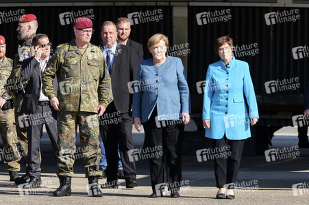 Angela Merkel würdigt Einsatzkräfte der Afghanistan-Evakuierungsmission in Seedorf