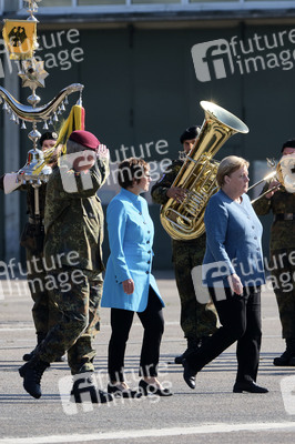 Angela Merkel würdigt Einsatzkräfte der Afghanistan-Evakuierungsmission in Seedorf