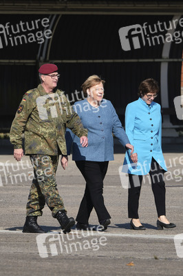Angela Merkel würdigt Einsatzkräfte der Afghanistan-Evakuierungsmission in Seedorf