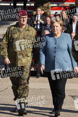 Angela Merkel würdigt Einsatzkräfte der Afghanistan-Evakuierungsmission in Seedorf