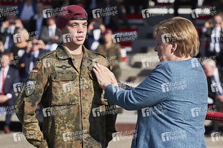 Angela Merkel würdigt Einsatzkräfte der Afghanistan-Evakuierungsmission in Seedorf
