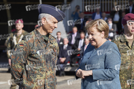 Angela Merkel würdigt Einsatzkräfte der Afghanistan-Evakuierungsmission in Seedorf