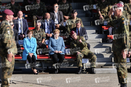 Angela Merkel würdigt Einsatzkräfte der Afghanistan-Evakuierungsmission in Seedorf