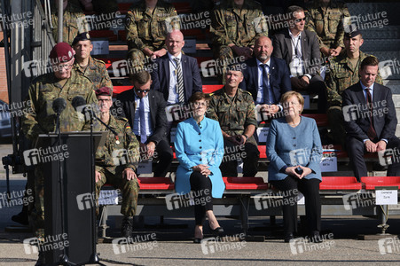 Angela Merkel würdigt Einsatzkräfte der Afghanistan-Evakuierungsmission in Seedorf