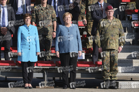 Angela Merkel würdigt Einsatzkräfte der Afghanistan-Evakuierungsmission in Seedorf
