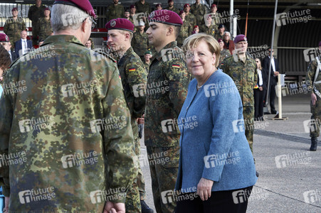 Angela Merkel würdigt Einsatzkräfte der Afghanistan-Evakuierungsmission in Seedorf