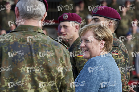 Angela Merkel würdigt Einsatzkräfte der Afghanistan-Evakuierungsmission in Seedorf