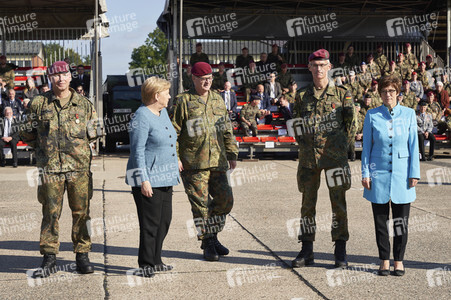 Angela Merkel würdigt Einsatzkräfte der Afghanistan-Evakuierungsmission in Seedorf