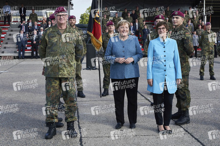 Angela Merkel würdigt Einsatzkräfte der Afghanistan-Evakuierungsmission in Seedorf