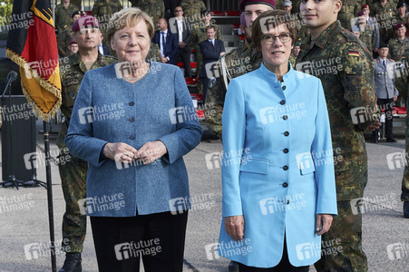 Angela Merkel würdigt Einsatzkräfte der Afghanistan-Evakuierungsmission in Seedorf