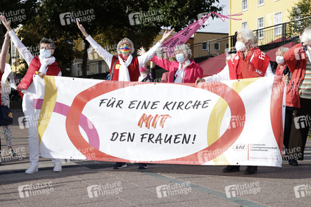 Protestdemo der Initiative 'Wir sind Kirche' in Fulda