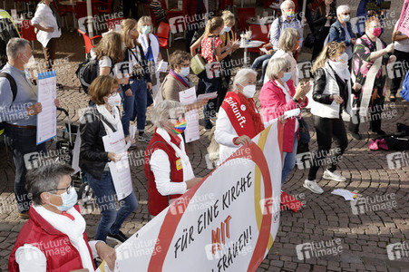 Protestdemo der Initiative 'Wir sind Kirche' in Fulda