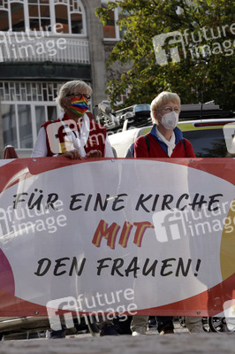 Protestdemo der Initiative 'Wir sind Kirche' in Fulda