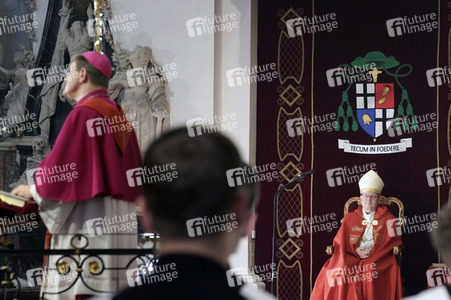Schlussvesper mit Bonifatiussegen bei der Herbst-Vollversammlung der Deutschen Bischofskonferenz in Fulda