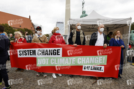Auftaktveranstaltung zum 48-Stunden-Wahlkampf der Partei Die Linke in Berlin