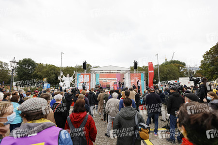 Auftaktveranstaltung zum 48-Stunden-Wahlkampf der Partei Die Linke in Berlin