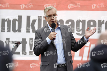 Auftaktveranstaltung zum 48-Stunden-Wahlkampf der Partei Die Linke in Berlin