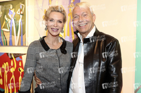 Charity-Vernissage der Künstlerin Egzona Popovci in Hamburg