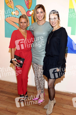 Charity-Vernissage der Künstlerin Egzona Popovci in Hamburg