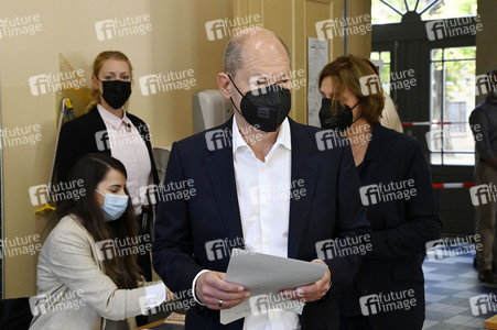 Stimmabgabe von Olaf Scholz zur Bundestagswahl 2021 in Potsdam