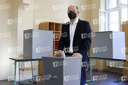 Stimmabgabe von Olaf Scholz zur Bundestagswahl 2021 in Potsdam