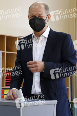 Stimmabgabe von Olaf Scholz zur Bundestagswahl 2021 in Potsdam