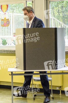 Stimmabgabe von Markus Söder zur Bundestagswahl 2021 in Nürnberg