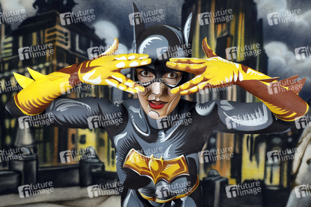 GEEK ART: Batgirl Comic Bodypainting