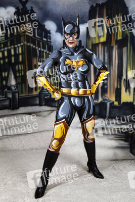 GEEK ART: Batgirl Comic Bodypainting